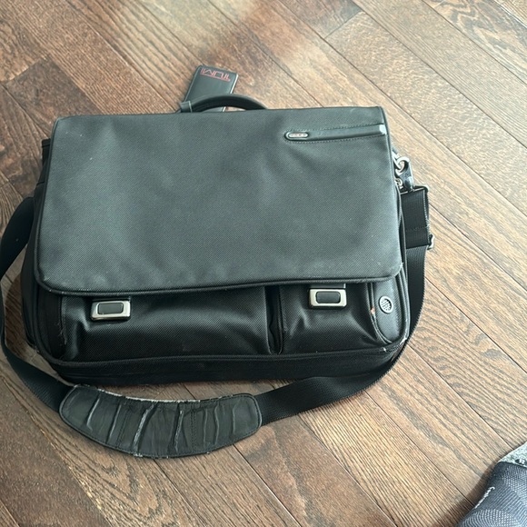 Tumi messenger bag